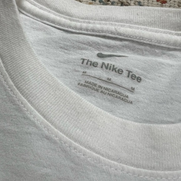Girl Nike Tee - Picture 3 of 4